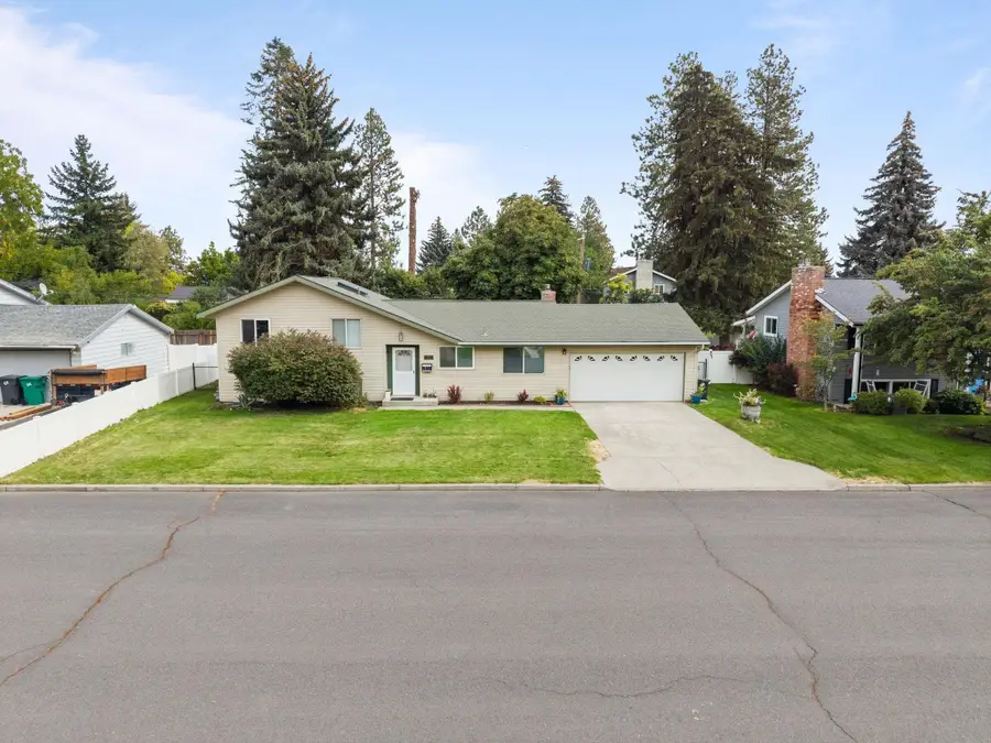 413 N 3rd St, Cheney, WA 99004 - #2