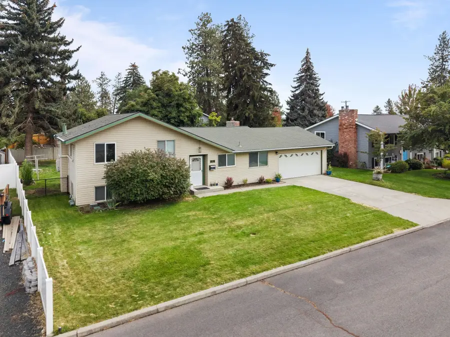 413 N 3rd St, Cheney, WA 99004 - #3