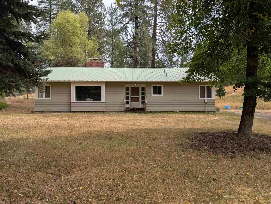 4439 Whittier Rd, Clayton, WA 99110 - #3