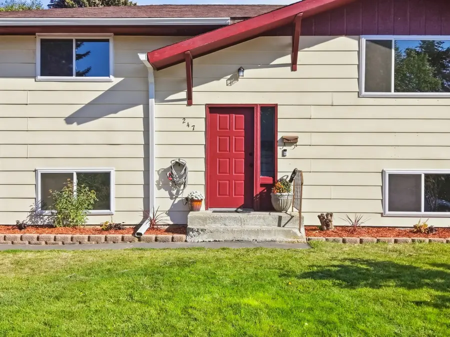 247 Walker Dr, Cheney, WA 99004 - #2