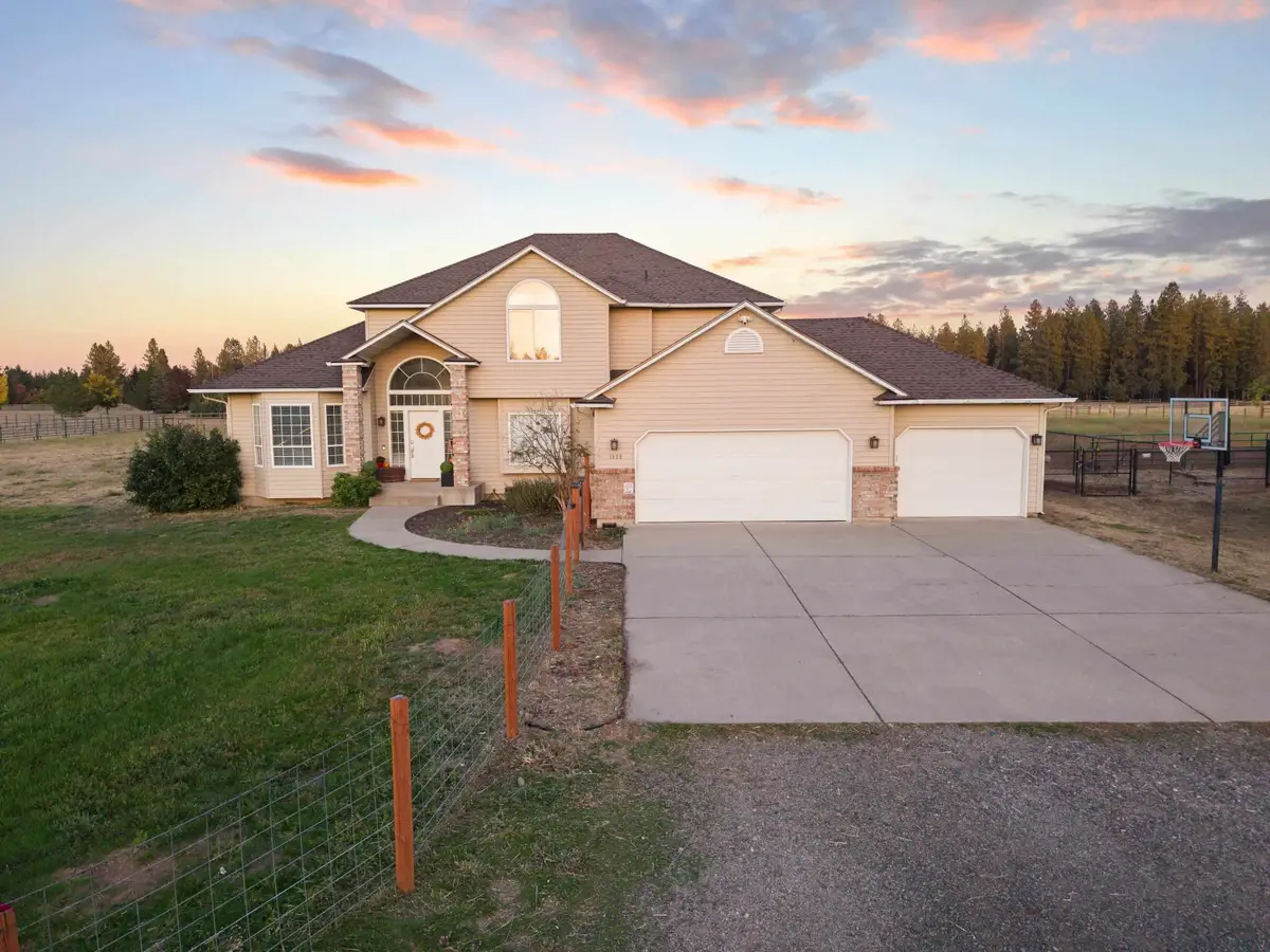 1029 W Crestview Rd, Spokane, WA 99224 - #1