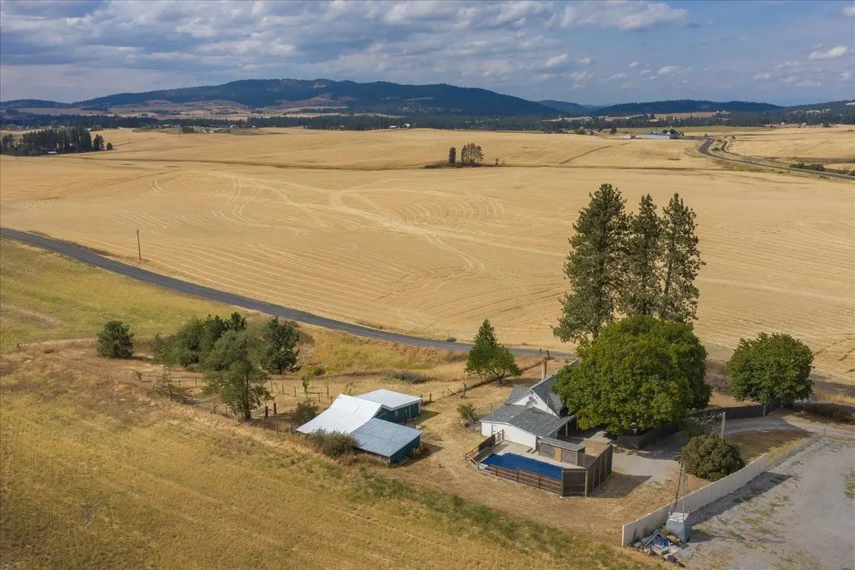 15110 E Stoughton Rd, Valleyford, WA 99036 - #1