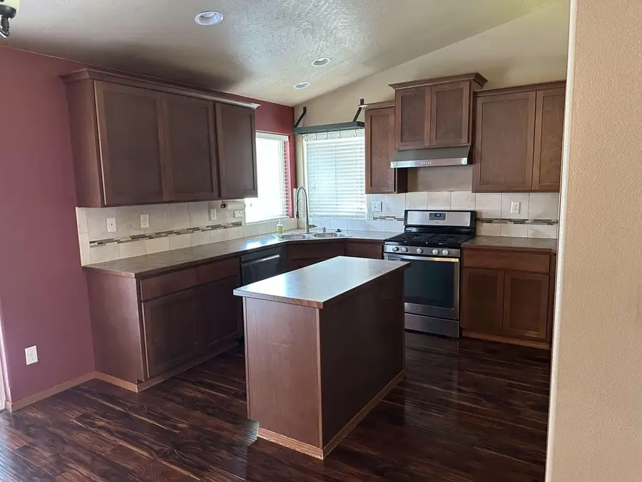 9211 E Fraser Ct, Spokane, WA 99206 - #3