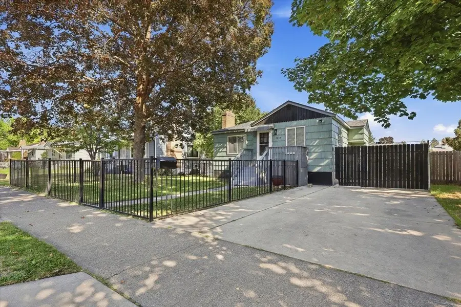 5208 N Lincoln St, Spokane, WA 99205 - #2