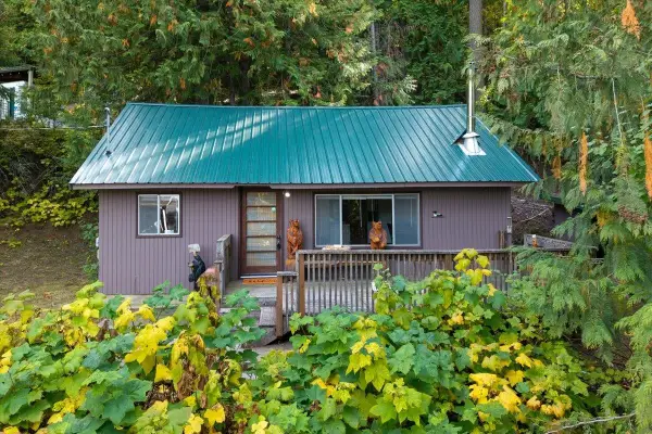 4106 Tamarack Beach Rd, Loon Lake, WA 99148