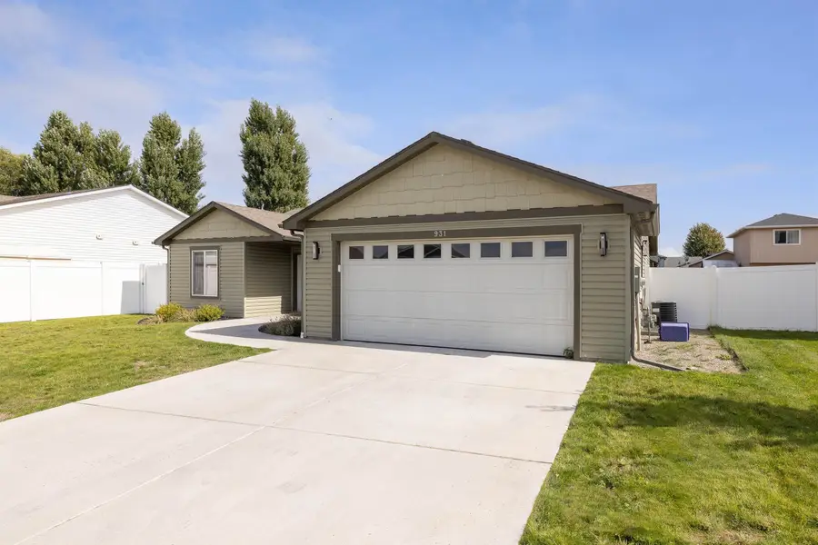 931 S Bogen Ct, Spokane, WA 99224 - #3