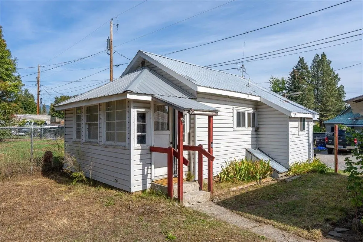 724 W 2nd St, Newport, WA 99156 - #1