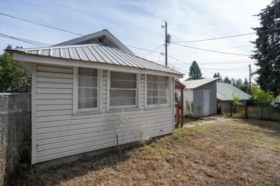 724 W 2nd St, Newport, WA 99156 - #3