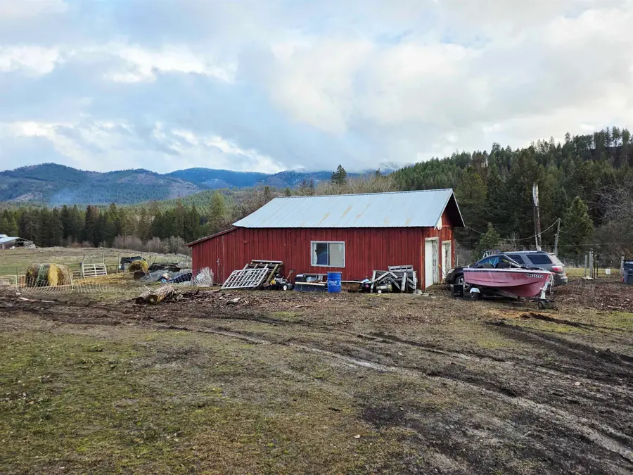 2477 Cedonia-addy Rd, Addy, WA 99101 - #3