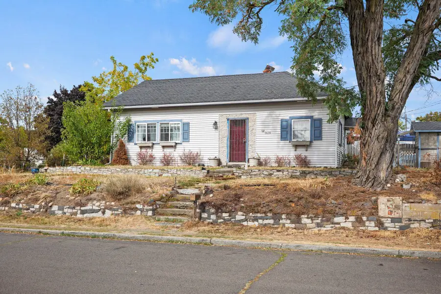 1618 W Lacrosse Ave, Spokane, WA 99205 - #3