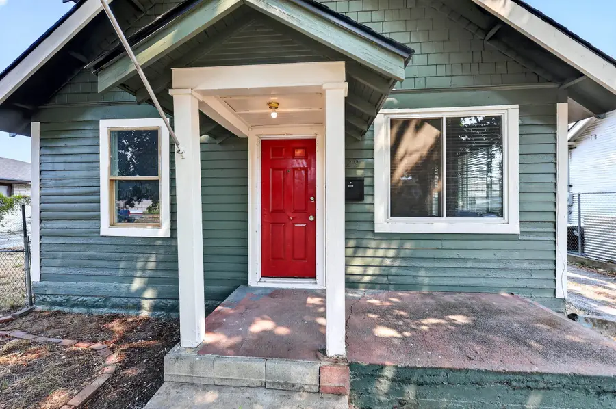 829 Crown Ave, Spokane, WA 99207 - #2