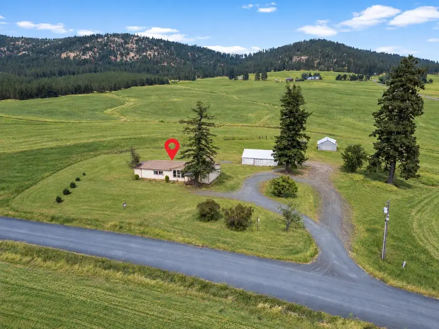 38521 Idaho Rd, Tekoa, WA 99033 - #2