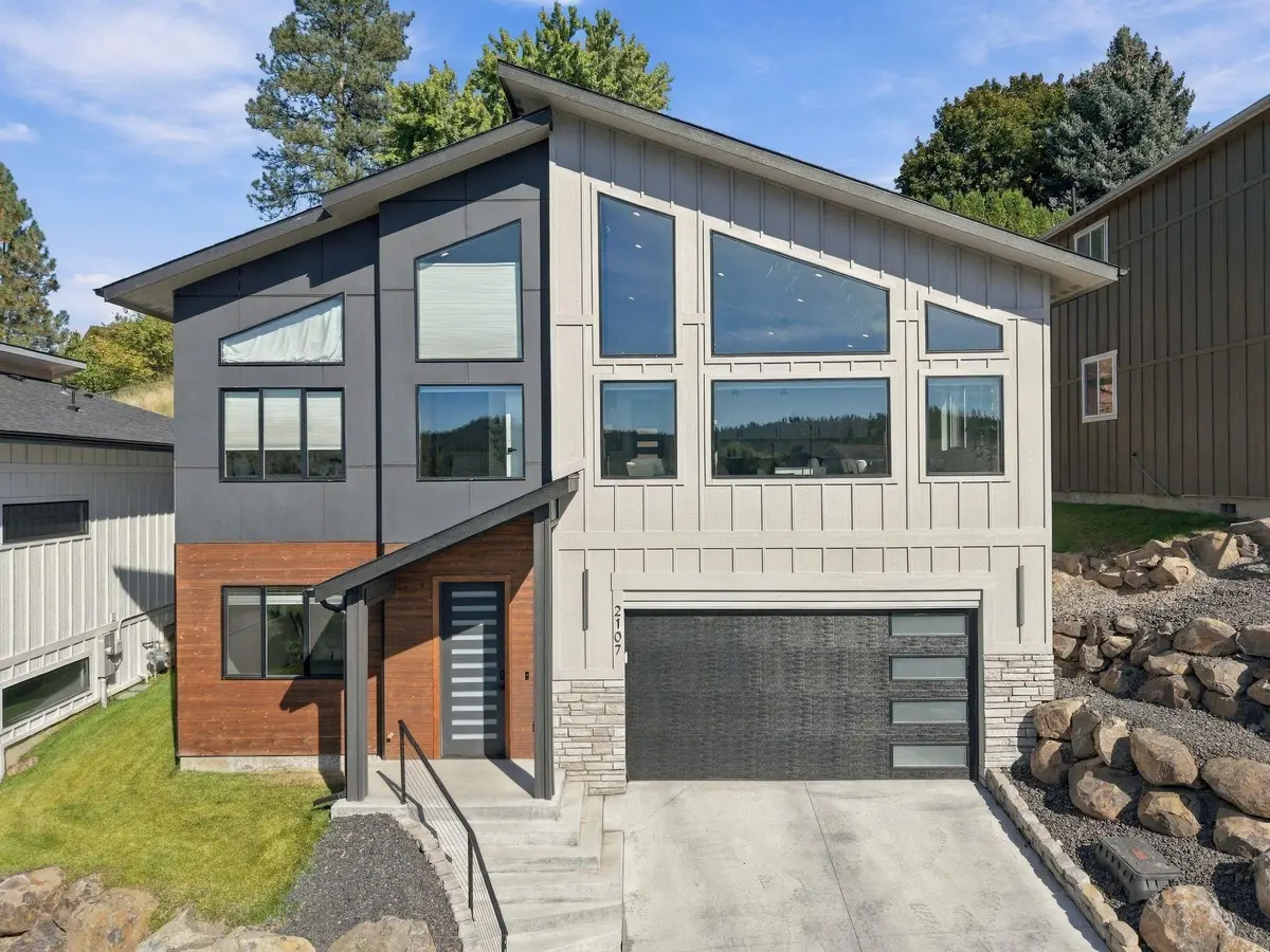 2107 E Turnberry Ln, Spokane, WA 99223 - #1