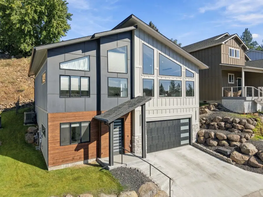 2107 E Turnberry Ln, Spokane, WA 99223 - #2