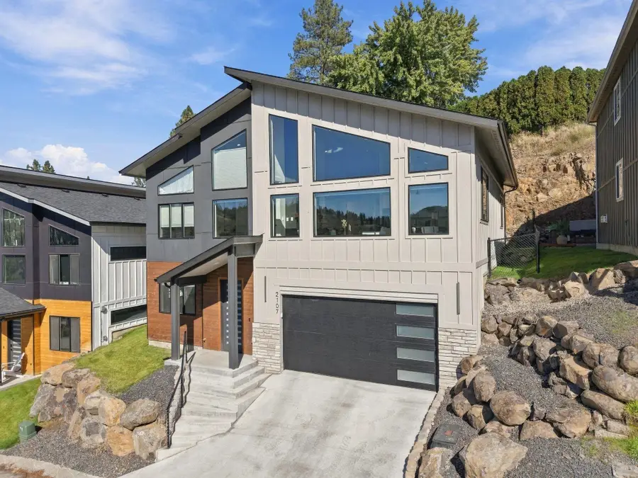 2107 E Turnberry Ln, Spokane, WA 99223 - #3