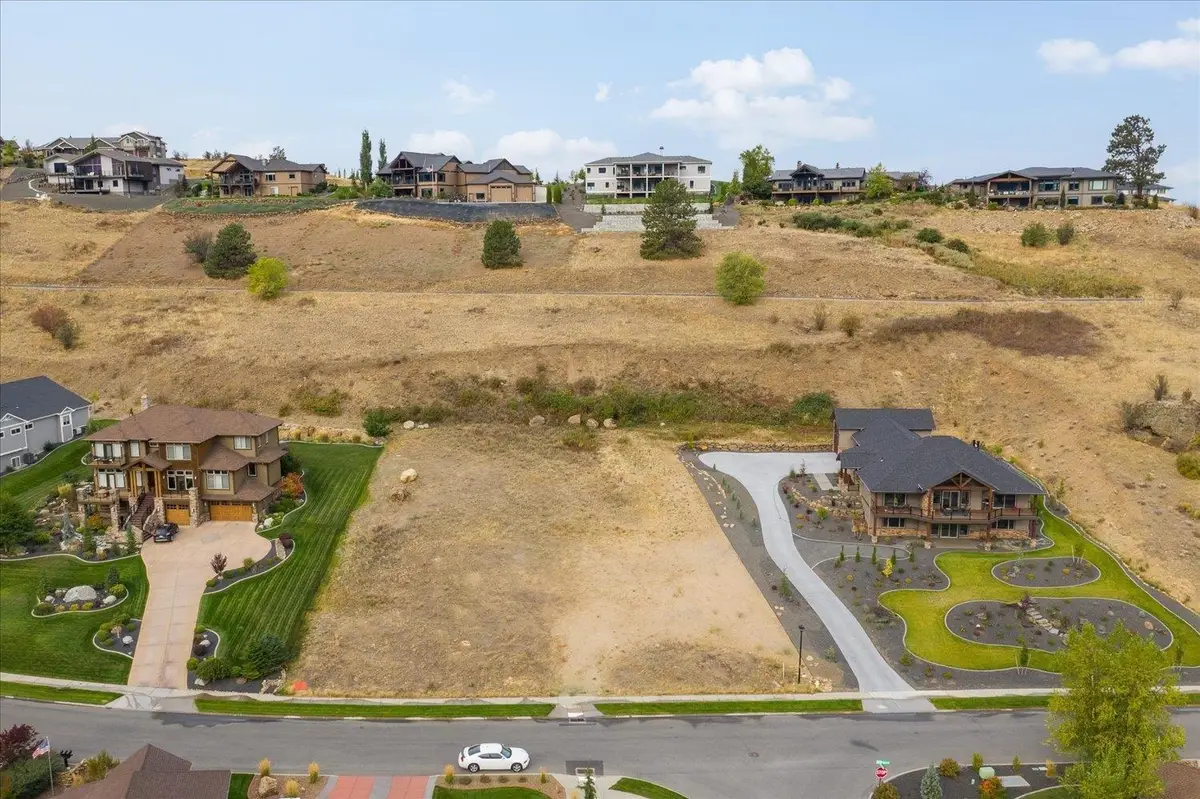 250 N Holiday Hills Dr, Liberty Lake, WA 99019 - #1