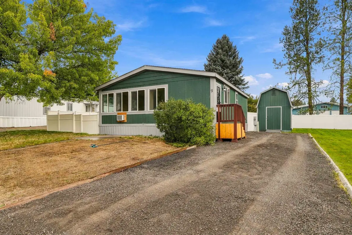 3110 E Chattaroy Rd, Chattaroy, WA 99003 - #1