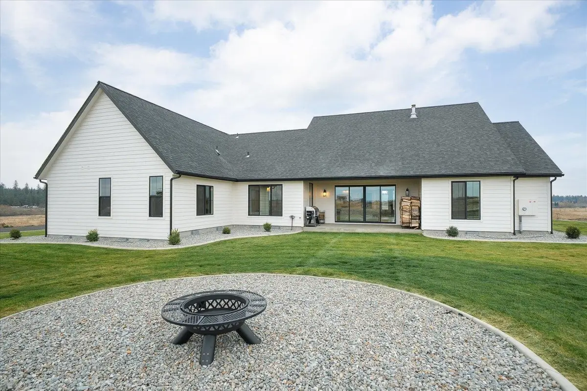 23070 W Mcfarlane Rd, Medical Lake, WA 99022 - #1