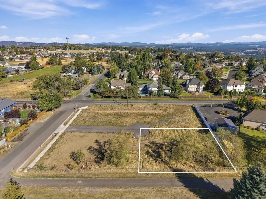 8608 N Panorama Dr, Spokane, WA 99208 - #2