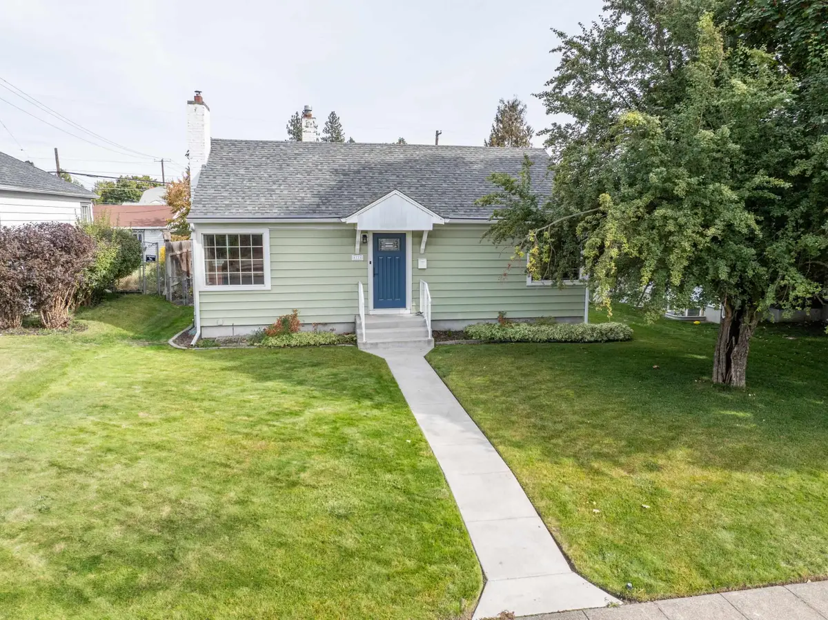 4124 N Hawthorne St, Spokane, WA 99205 - #1