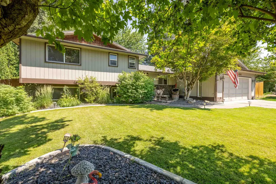 11806 N Guinevere Dr, Spokane, WA 99218 - #3