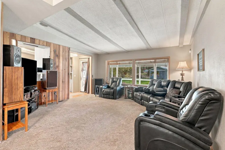 1924 W Burroughs Rd, Deer Park, WA 99006 - #2