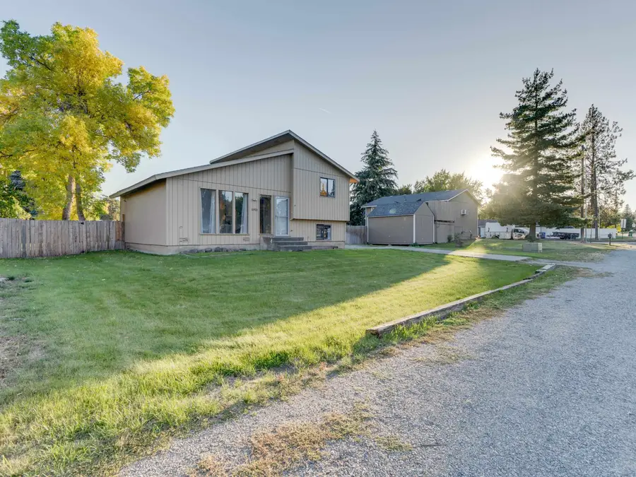 11922 E 24th Ave, Spokane Valley, WA 99206-0000 - #2