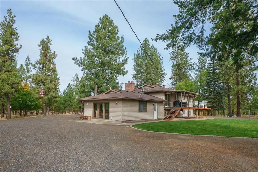 16413 W Four Mound Rd, Nine Mile Falls, WA 99026 - #3