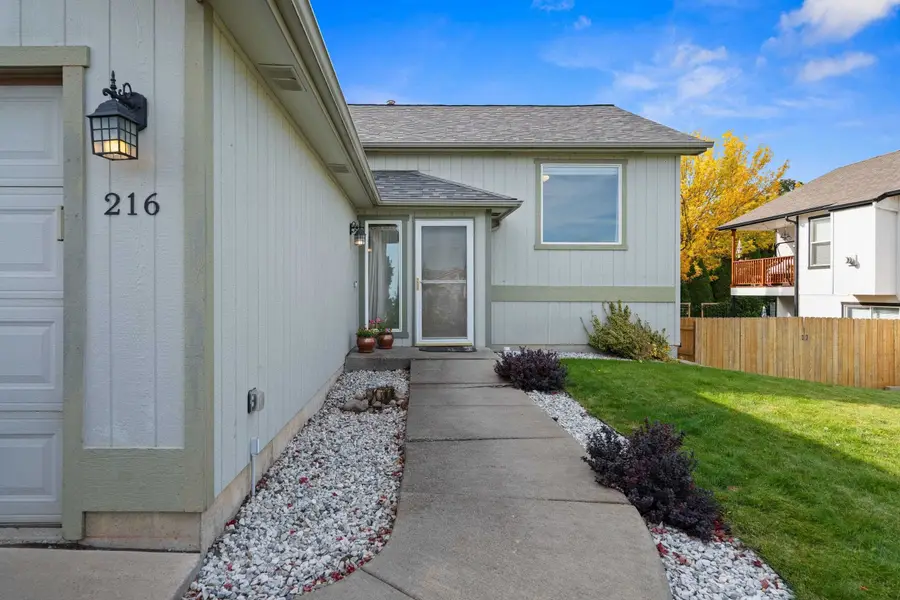 216 S Corbin Ln, Greenacres, WA 99016 - #3