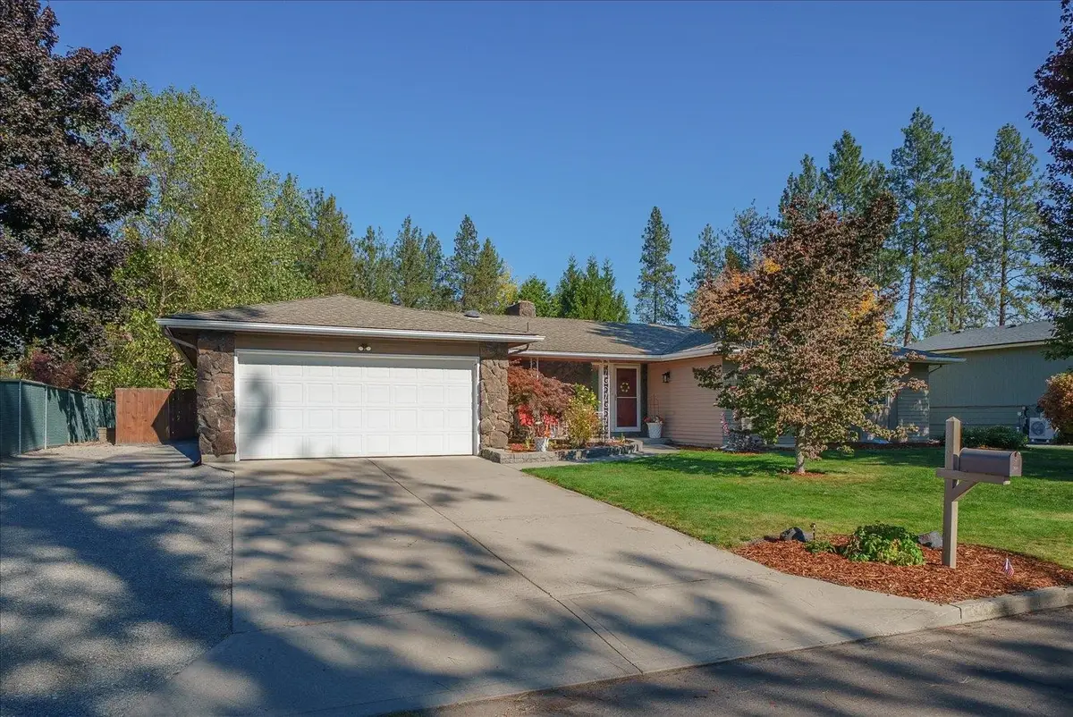 328 W Brierwood Ave, Spokane, WA 99218 - #1