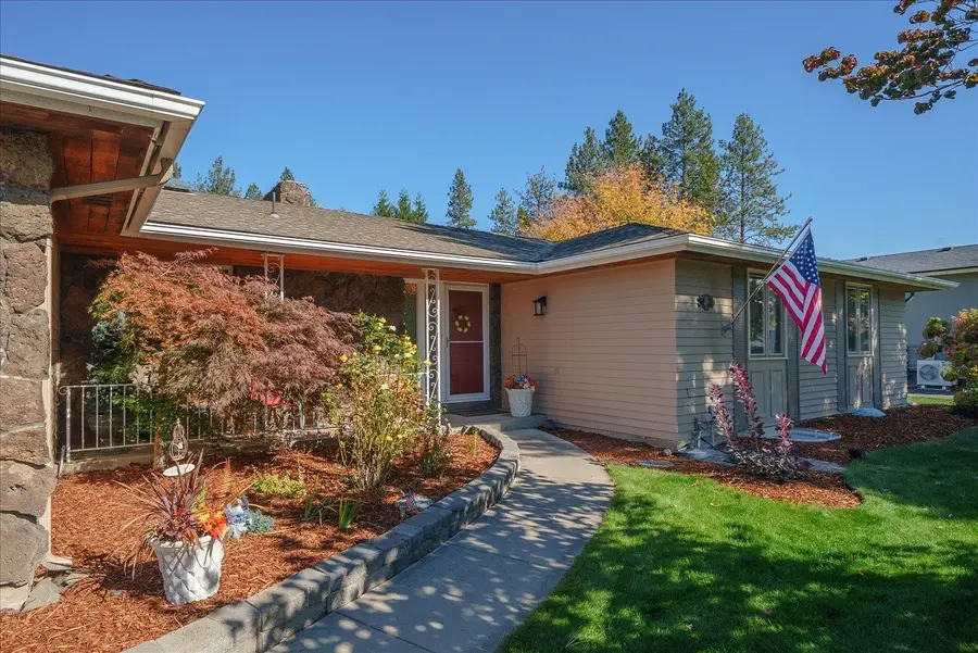328 W Brierwood Ave, Spokane, WA 99218 - #2