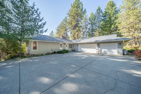 11907 E Midway Rd, Mead, WA 99021