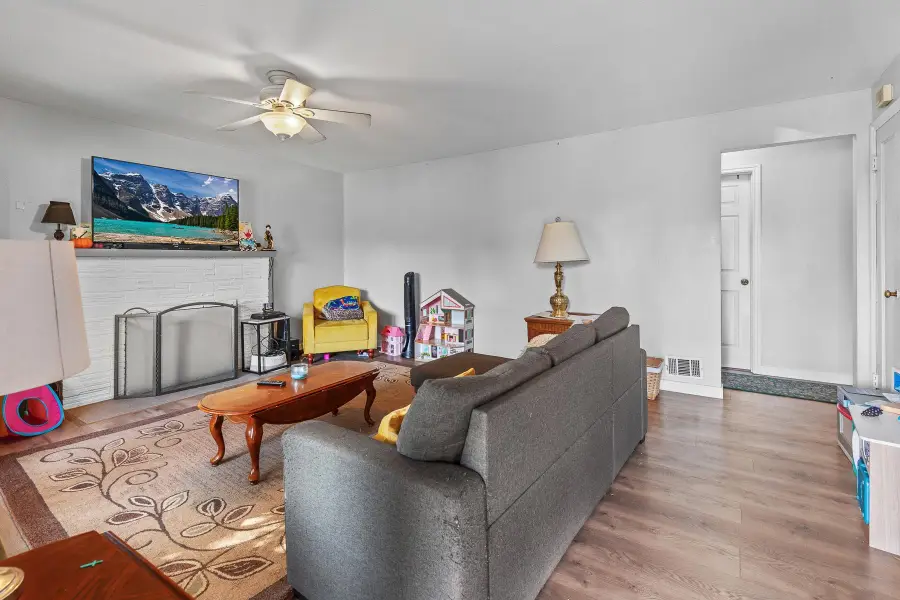 8111 E Knox Ave, Spokane Valley, WA 99212 - #3