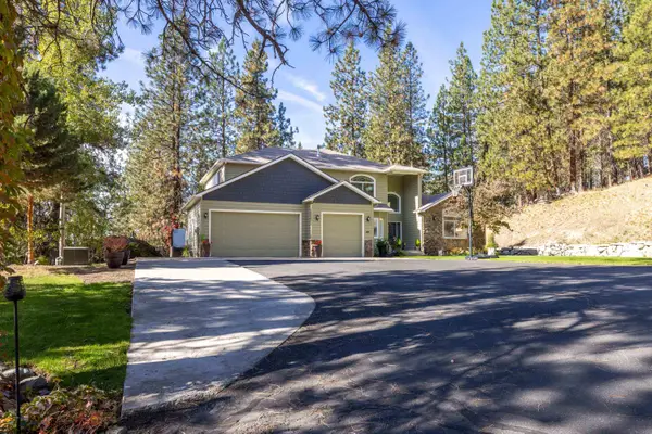 4022 W Shawnee Ln, Spokane, WA 99208-9457