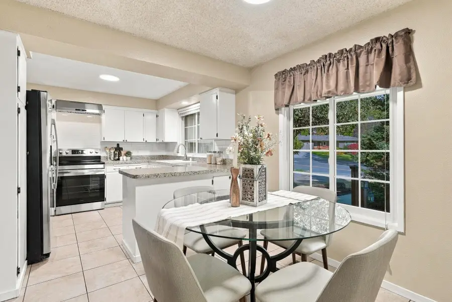 4926 W Fernwood Ct, Spokane, WA 99208 - #2