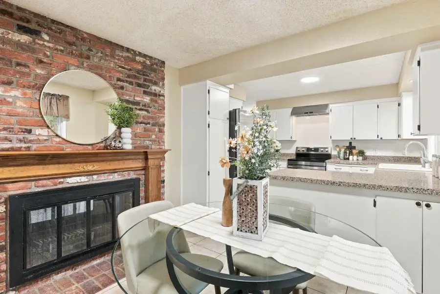 4926 W Fernwood Ct, Spokane, WA 99208 - #3