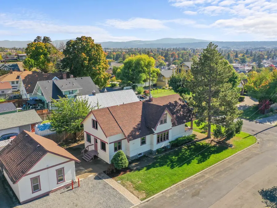 1140 W Glass Ave, Spokane, WA 99205 - #2