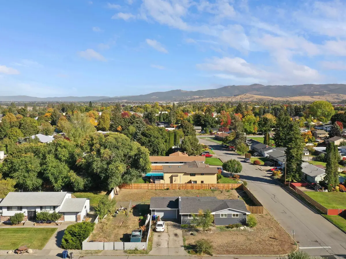 1004 N Best Rd, Spokane Valley, WA 99216 - #1