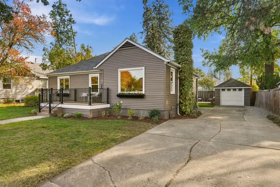 952 E Thurston Ave, Spokane, WA 99203 - #3