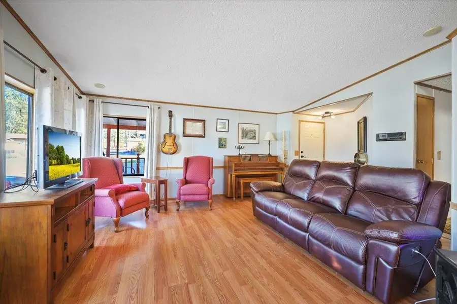 3316 E Valley Forge Ln, Mead, WA 99021 - #2