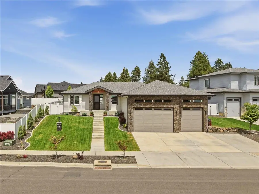 4210 W Pine Cliff Dr, Spokane, WA 99208 - #2