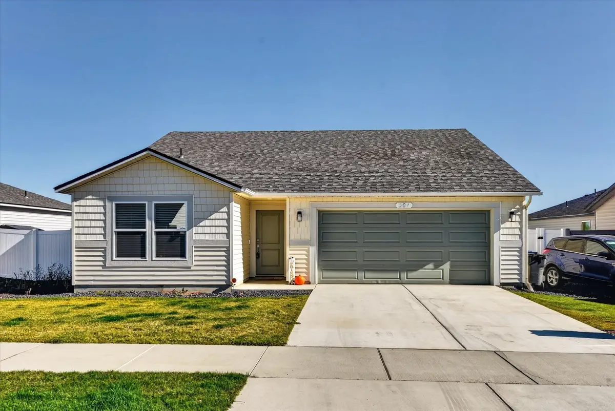221 S Winesap Ave, Deer Park, WA 99006 - #1
