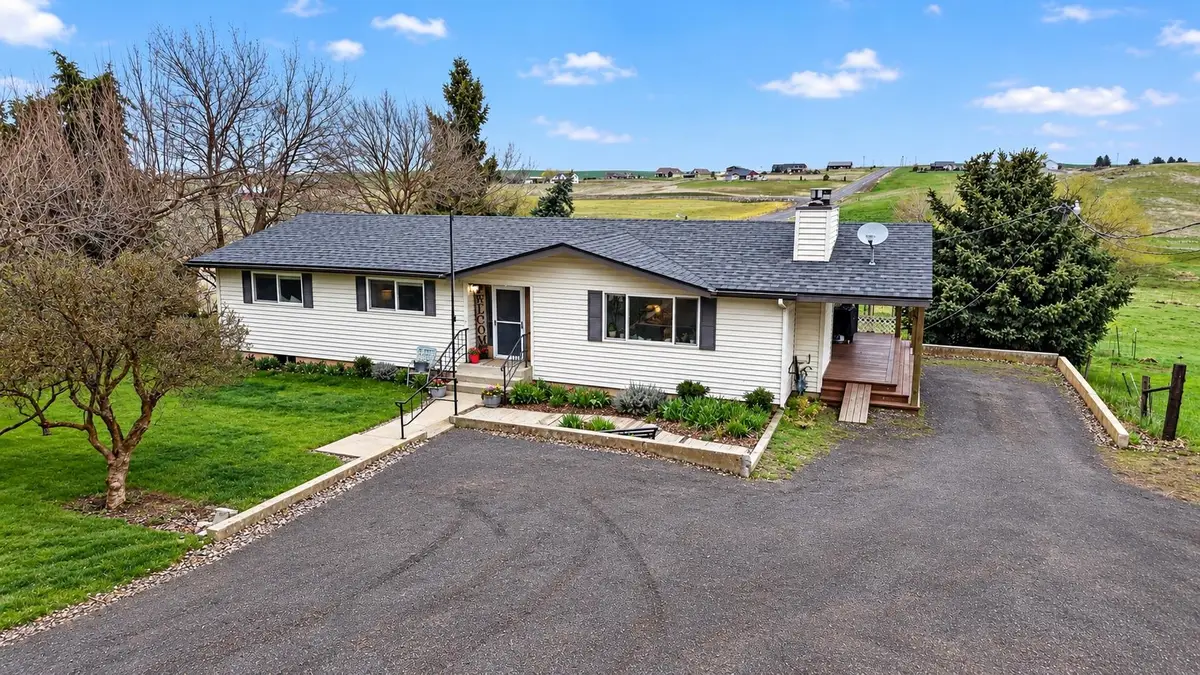 27164 N Gunning Rd, Davenport, WA 99122 - #1