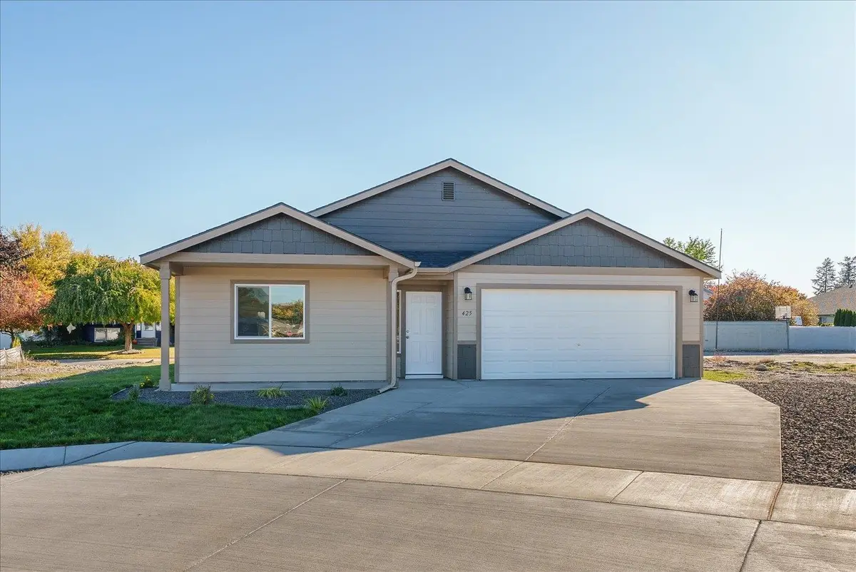 425 N Garvin Ct, Greenacres, WA 99016 - #1