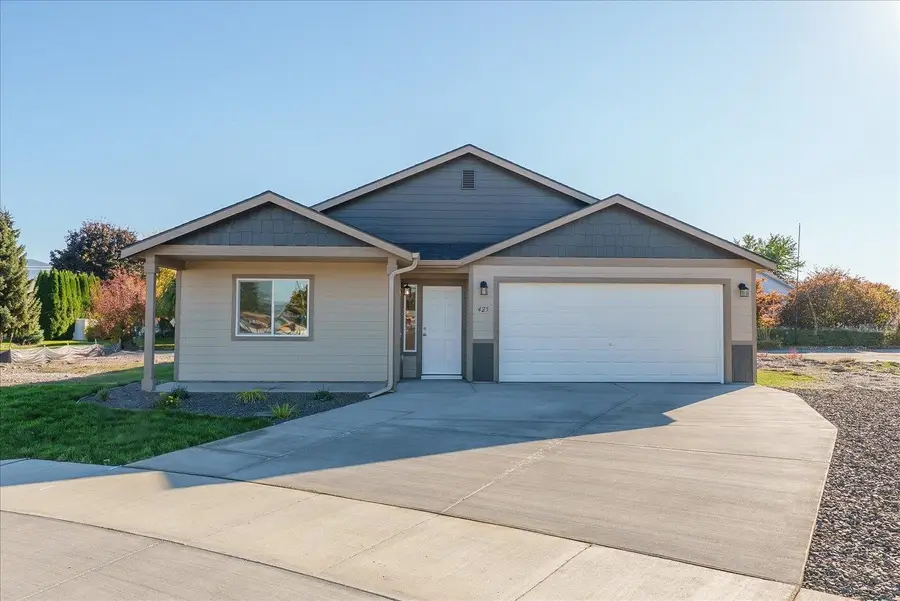 425 N Garvin Ct, Greenacres, WA 99016 - #2