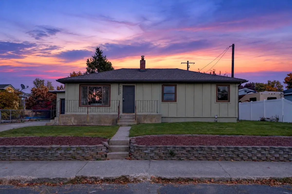 5704 N F St, Spokane, WA 99205 - #1