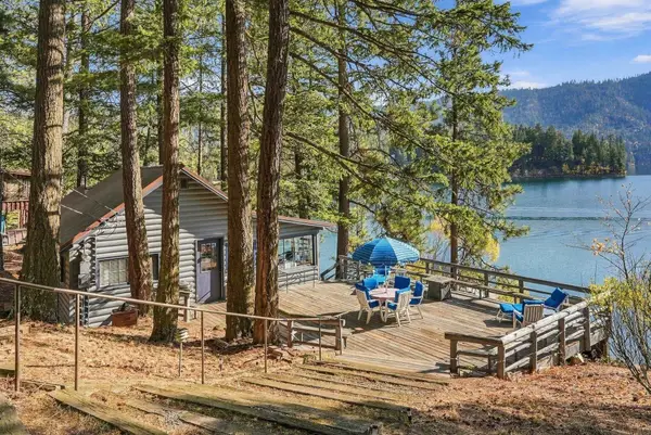 6674 E Sunset Beach Rd, Hayden, ID 83835