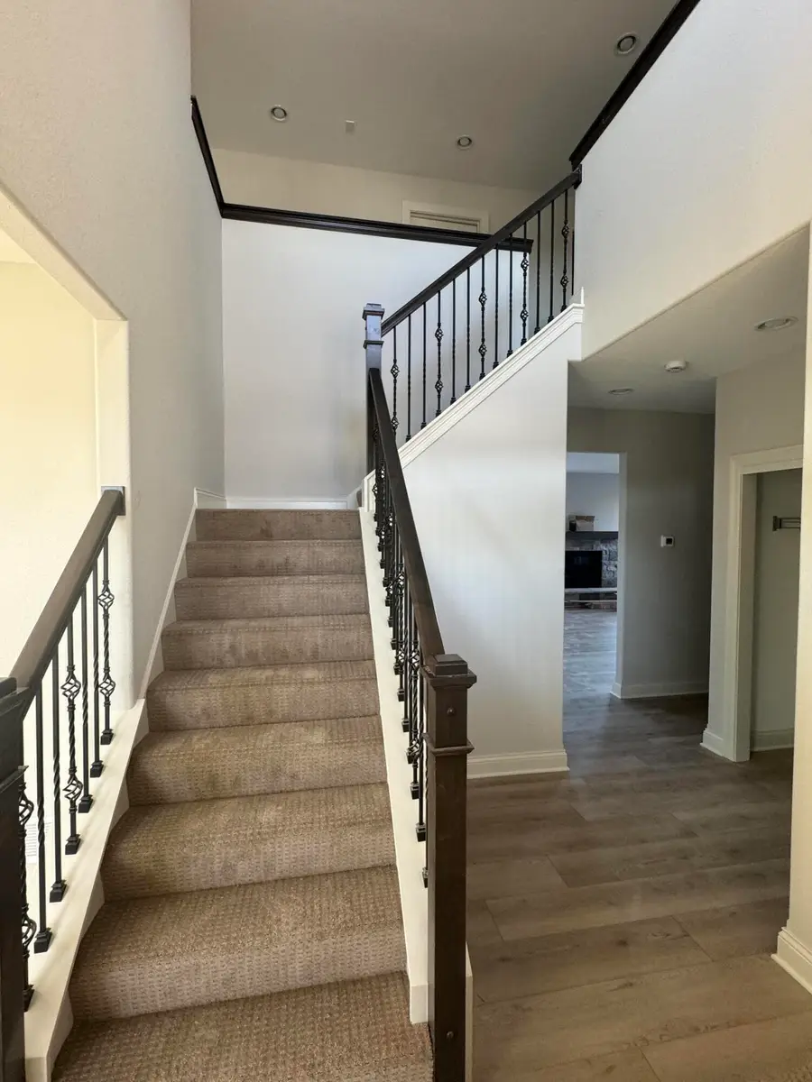 N55W23912 Fieldstone Pass Cir, Sussex, WI 53089 - Image #3