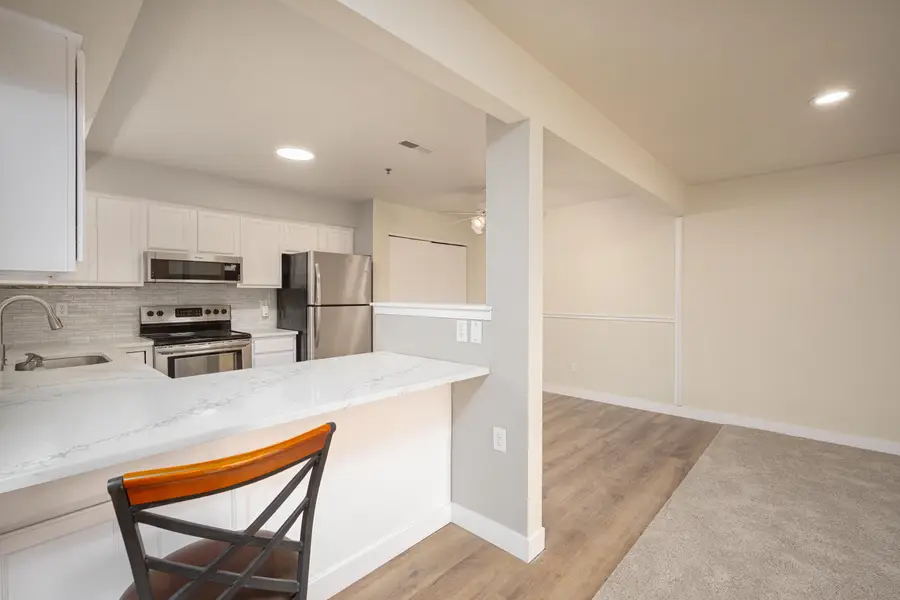 3646 E Barbara Ct, Oak Creek, WI 53154 - Image #3