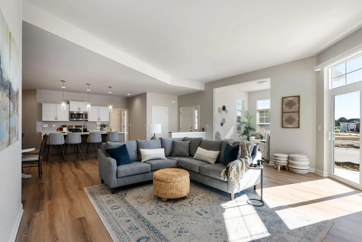 868 S Verona Cir, Grafton, WI 53024 - #1